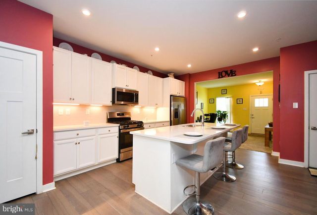 8043 MILLTOWN CIR, Cheltenham, PA 19012