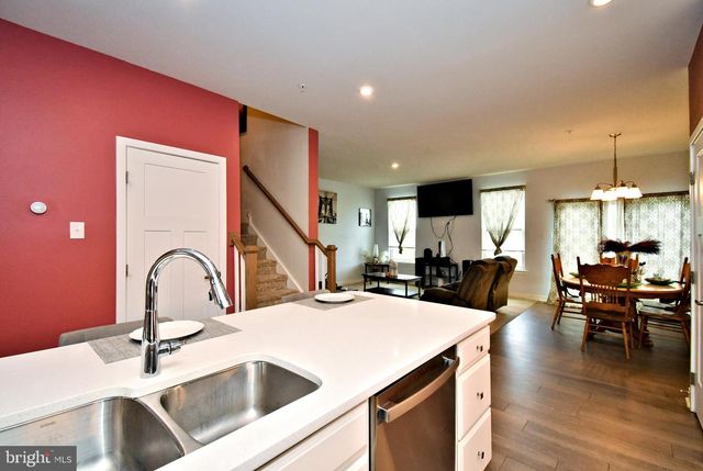 8043 MILLTOWN CIR, Cheltenham, PA 19012