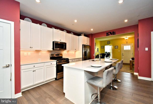 8043 MILLTOWN CIR, Cheltenham, PA 19012