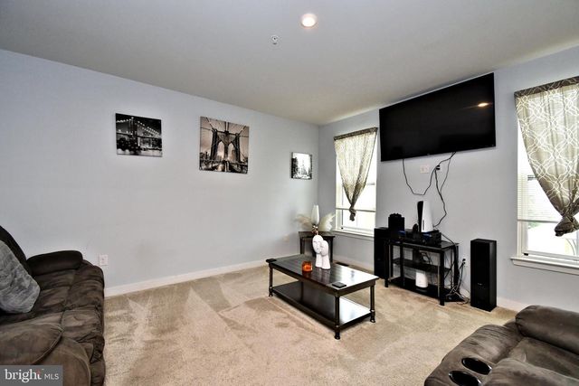 8043 MILLTOWN CIR, Cheltenham, PA 19012