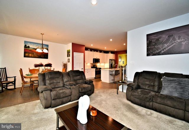 8043 MILLTOWN CIR, Cheltenham, PA 19012