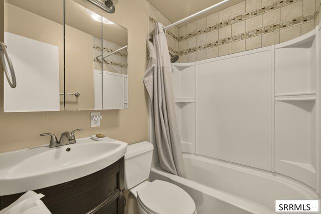 2516 E Lincoln Road, Idaho Falls, ID 83401