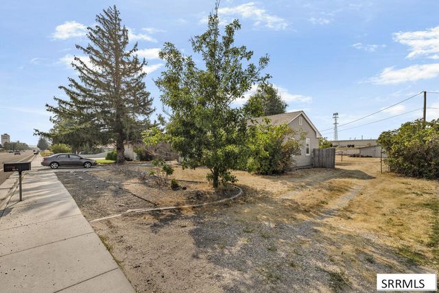 2516 E Lincoln Road, Idaho Falls, ID 83401