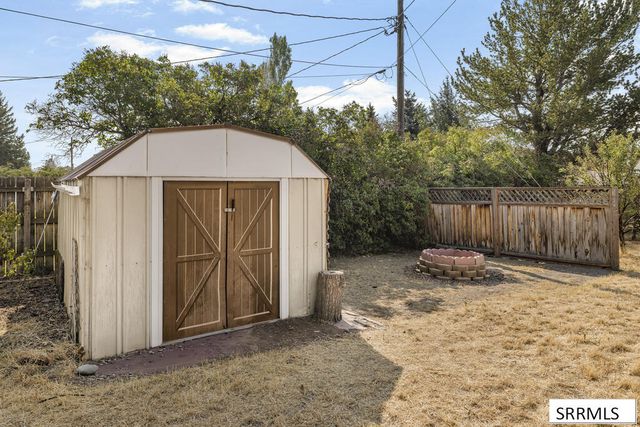 2516 E Lincoln Road, Idaho Falls, ID 83401