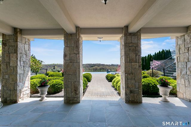 22 Nature Lane, Shelton, CT 06484