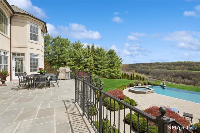 22 Nature Lane, Shelton, CT 06484