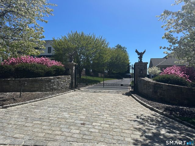 22 Nature Lane, Shelton, CT 06484