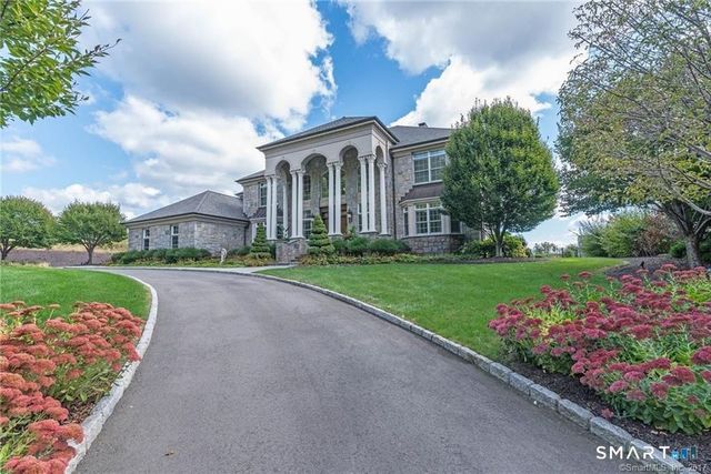 22 Nature Lane, Shelton, CT 06484