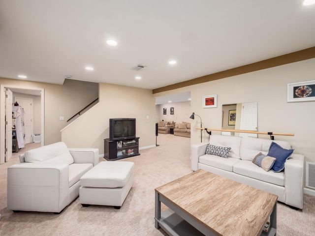 3807 Dayspring Drive, Hilliard, OH 43026