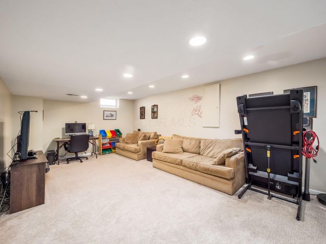 3807 Dayspring Drive, Hilliard, OH 43026