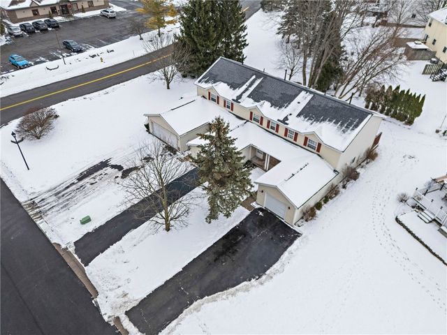 5929 Calm Lake Drive Drive, Farmington, NY 14425