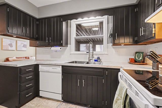 3365 Christy Way North Road, Saginaw, MI 48603