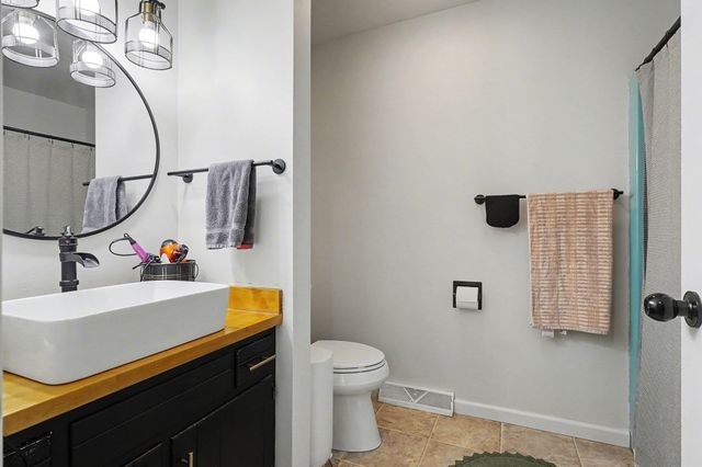 3365 Christy Way North Road, Saginaw, MI 48603