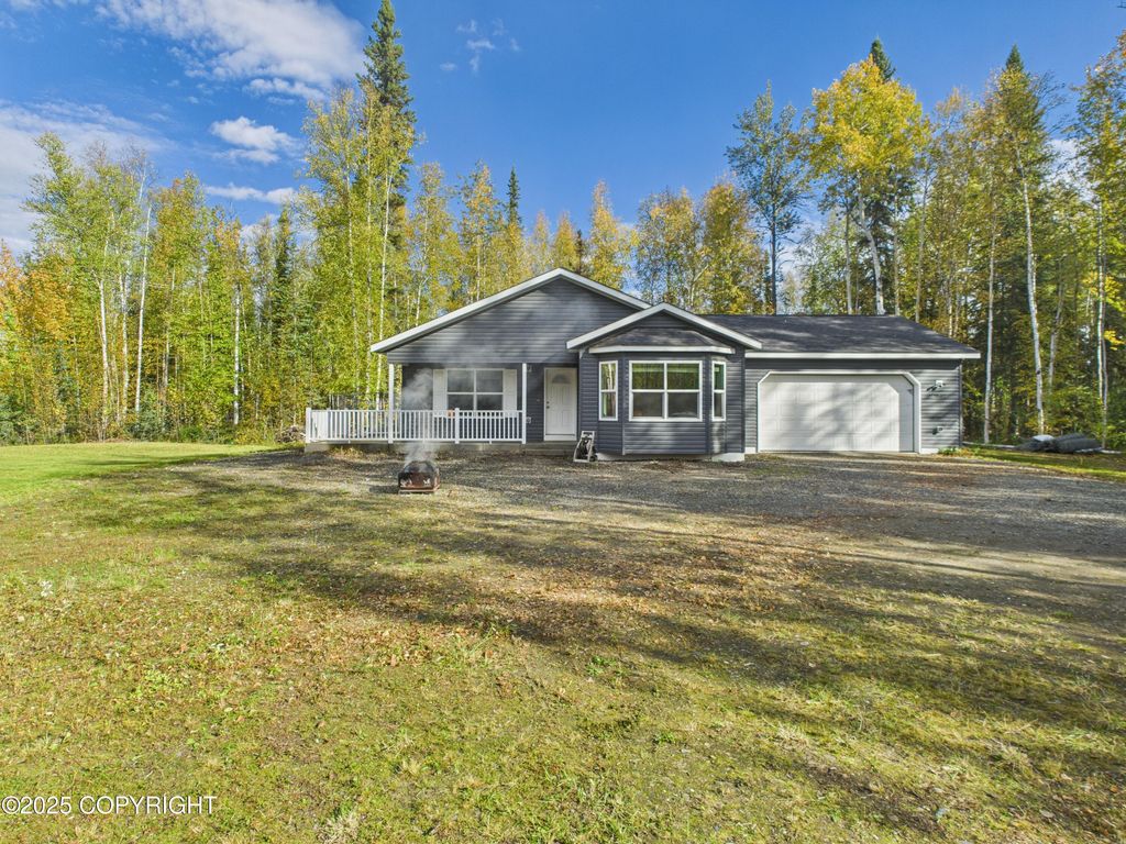 2539 Eltham Park Court, North Pole, AK 99705