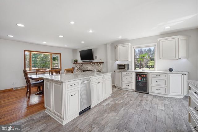 331 S VIENNA AVE, Egg Harbor City, NJ 08215