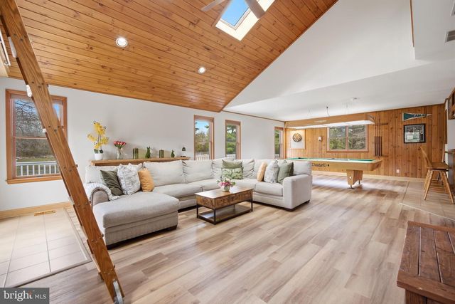 331 S VIENNA AVE, Egg Harbor City, NJ 08215