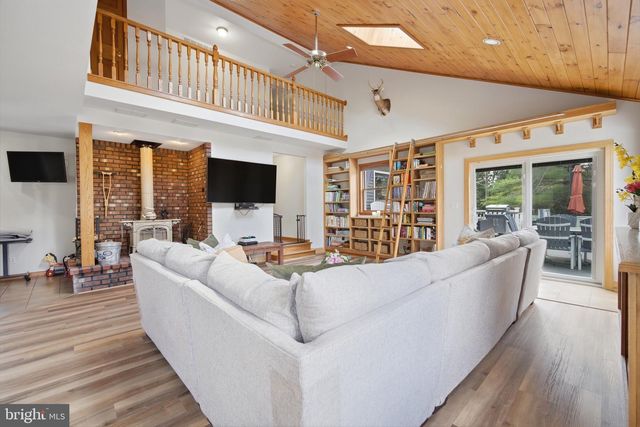 331 S VIENNA AVE, Egg Harbor City, NJ 08215
