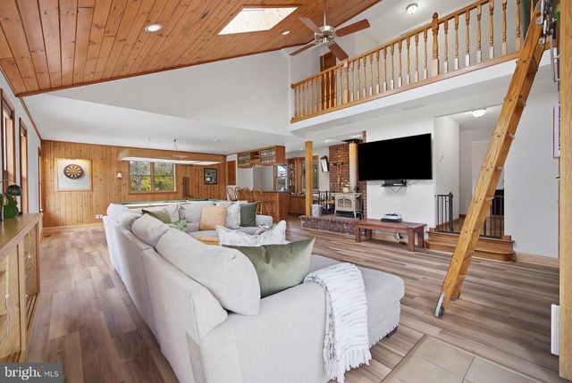 331 S VIENNA AVE, Egg Harbor City, NJ 08215
