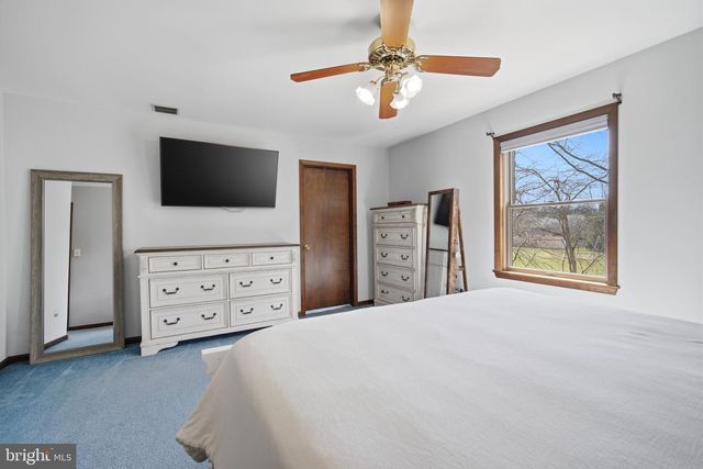 331 S VIENNA AVE, Egg Harbor City, NJ 08215