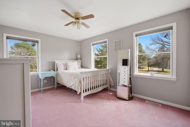 331 S VIENNA AVE, Egg Harbor City, NJ 08215