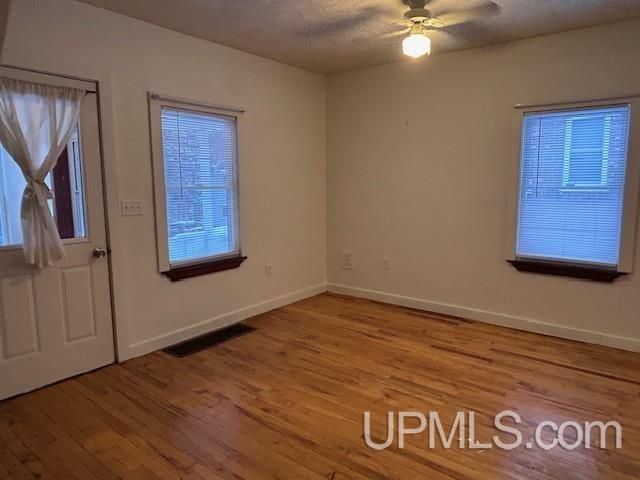 607 W Edwards Avenue, Houghton, MI 49931