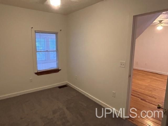 607 W Edwards Avenue, Houghton, MI 49931