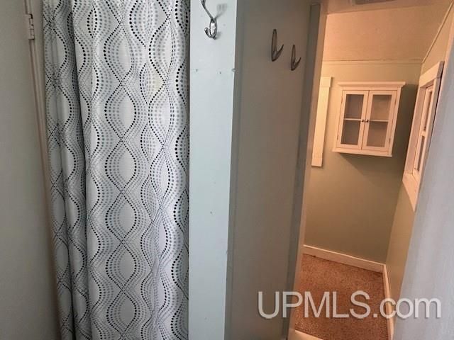 607 W Edwards Avenue, Houghton, MI 49931