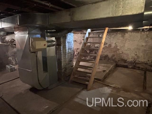 607 W Edwards Avenue, Houghton, MI 49931