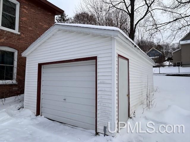 607 W Edwards Avenue, Houghton, MI 49931