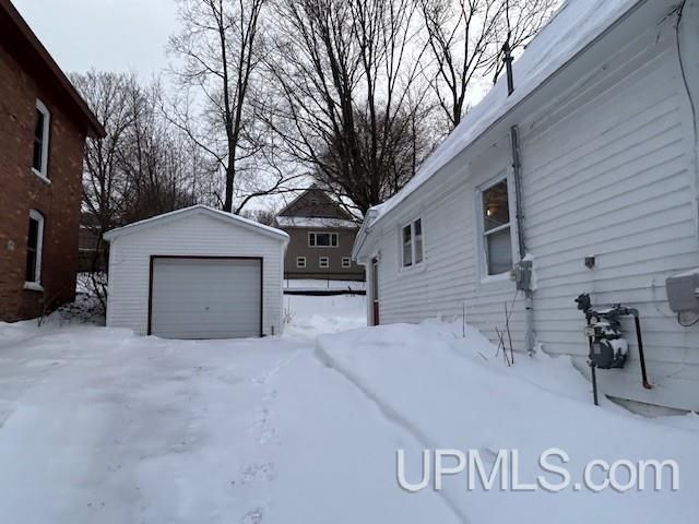 607 W Edwards Avenue, Houghton, MI 49931