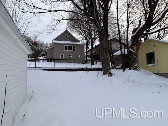 607 W Edwards Avenue, Houghton, MI 49931