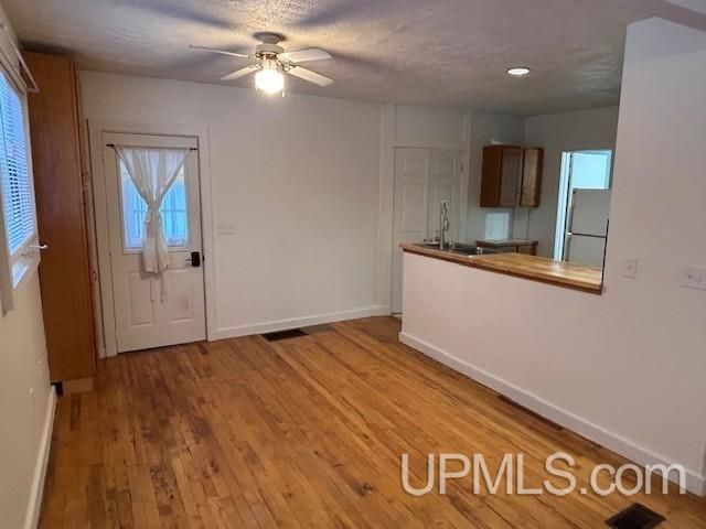 607 W Edwards Avenue, Houghton, MI 49931