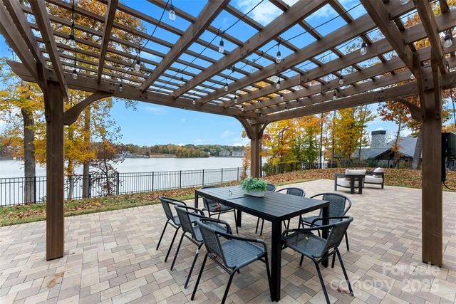 1037 Nutall Oak Lane, Belmont, NC 28012