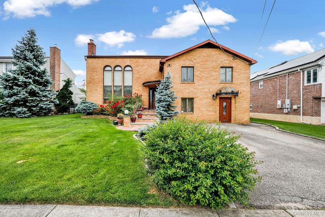 3420 Woodward Street, Oceanside, NY 11572