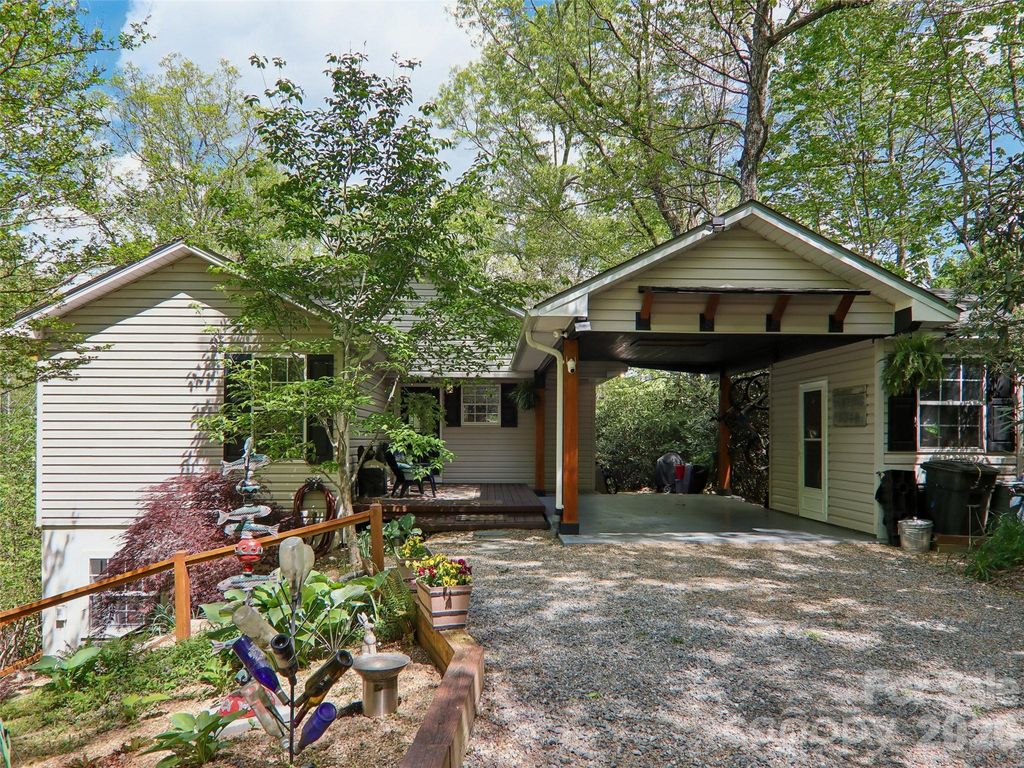 554 Pisgah Forest Drive, Pisgah Forest, NC 28768