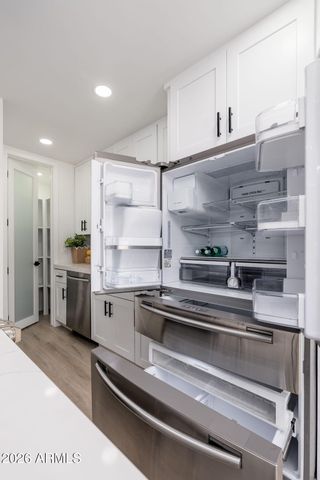 1940 E ORANGE Drive, Phoenix, AZ 85016