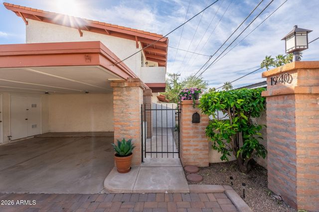 1940 E ORANGE Drive, Phoenix, AZ 85016