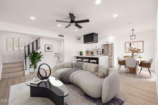 1940 E ORANGE Drive, Phoenix, AZ 85016