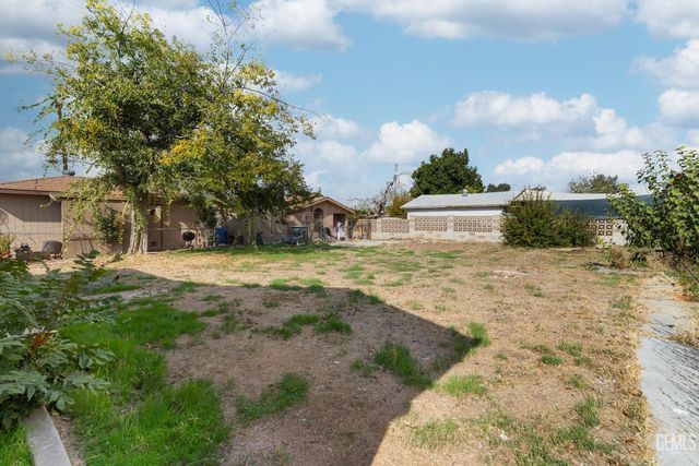 920 Knotts Street, Bakersfield, CA 93305