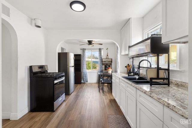 920 Knotts Street, Bakersfield, CA 93305