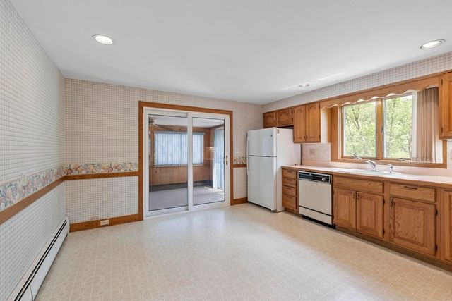 414 Grove St, Reading, MA 01867