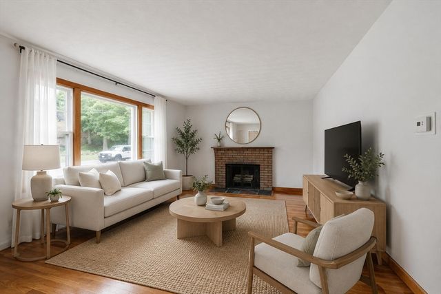 414 Grove St, Reading, MA 01867