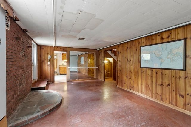 414 Grove St, Reading, MA 01867