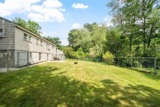 414 Grove St, Reading, MA 01867