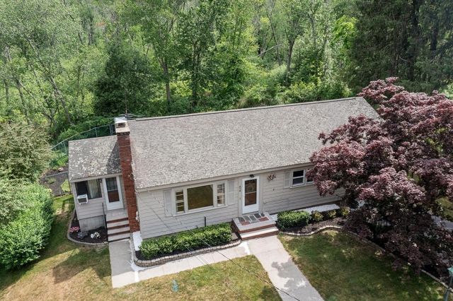 414 Grove St, Reading, MA 01867