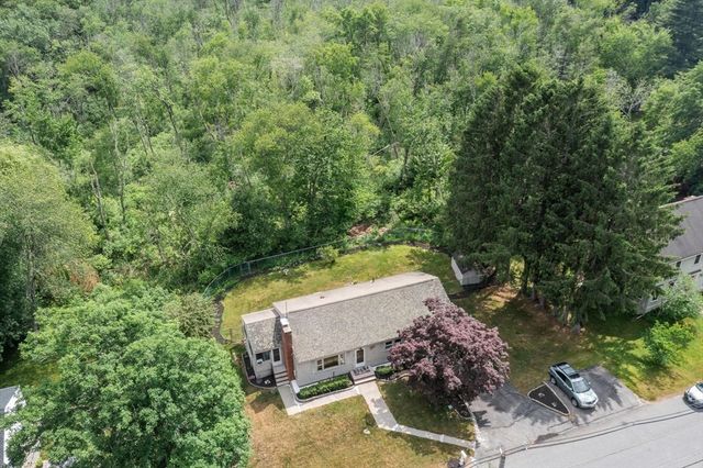 414 Grove St, Reading, MA 01867