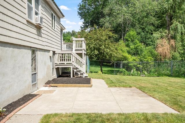 414 Grove St, Reading, MA 01867