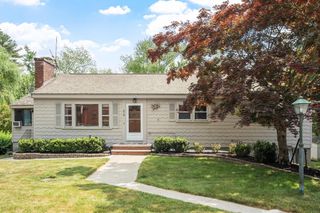 414 Grove St, Reading, MA 01867
