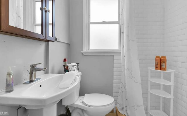 17193 Quincy Street, Detroit, MI 48221