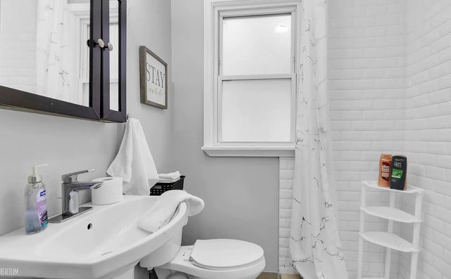 17193 Quincy Street, Detroit, MI 48221